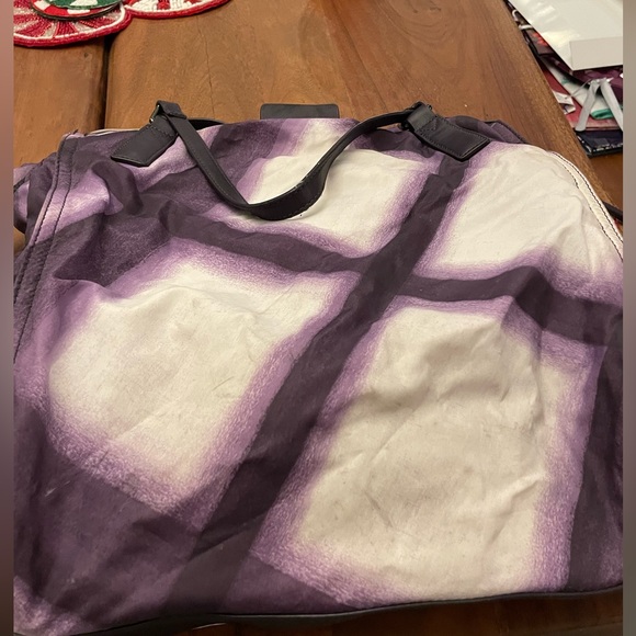 Burberry Buckleigh Packable Tote Pre-Loved Great Condition. - Picture 14 of 16